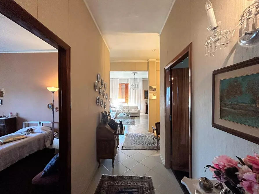 Immagine 16 di Appartamento in vendita  a Siena