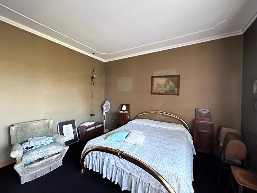 Immagine 10 di Appartamento in vendita  a Siena