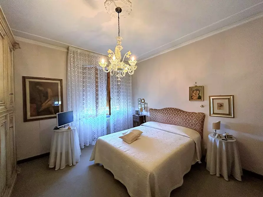 Immagine 14 di Appartamento in vendita  a Siena