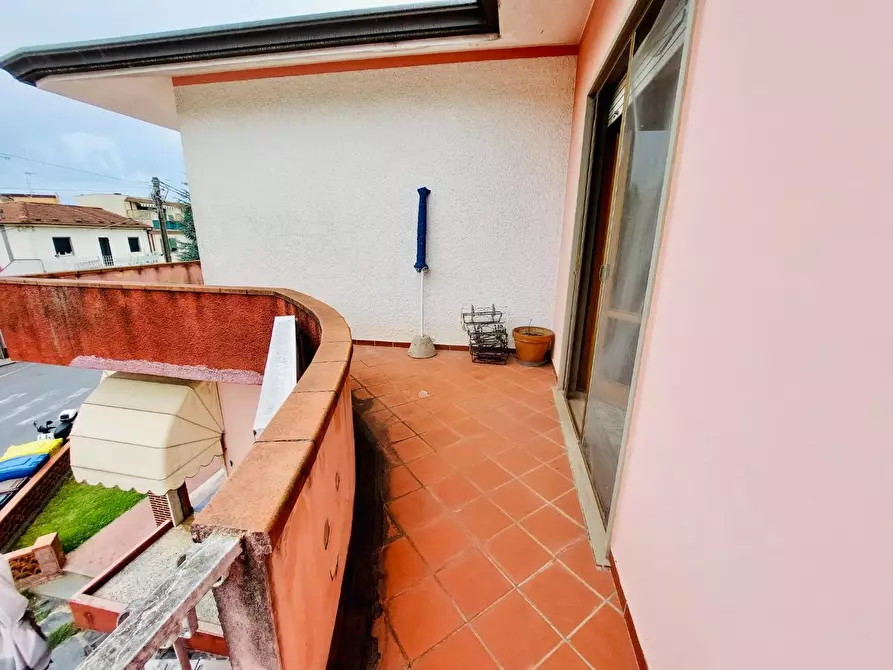 Immagine 7 di Villa in vendita  a Massarosa