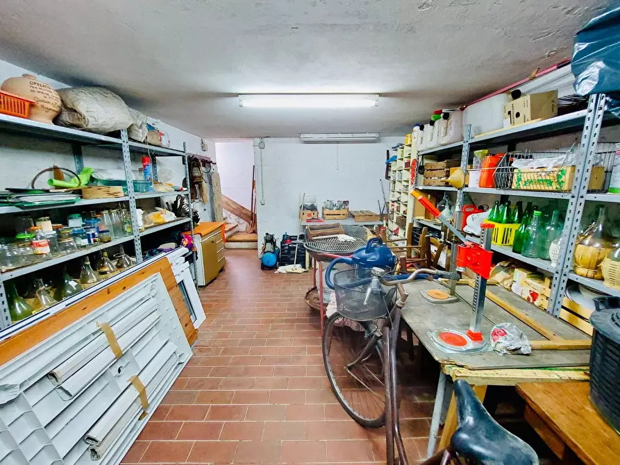 Immagine 40 di Villa in vendita  a Massarosa