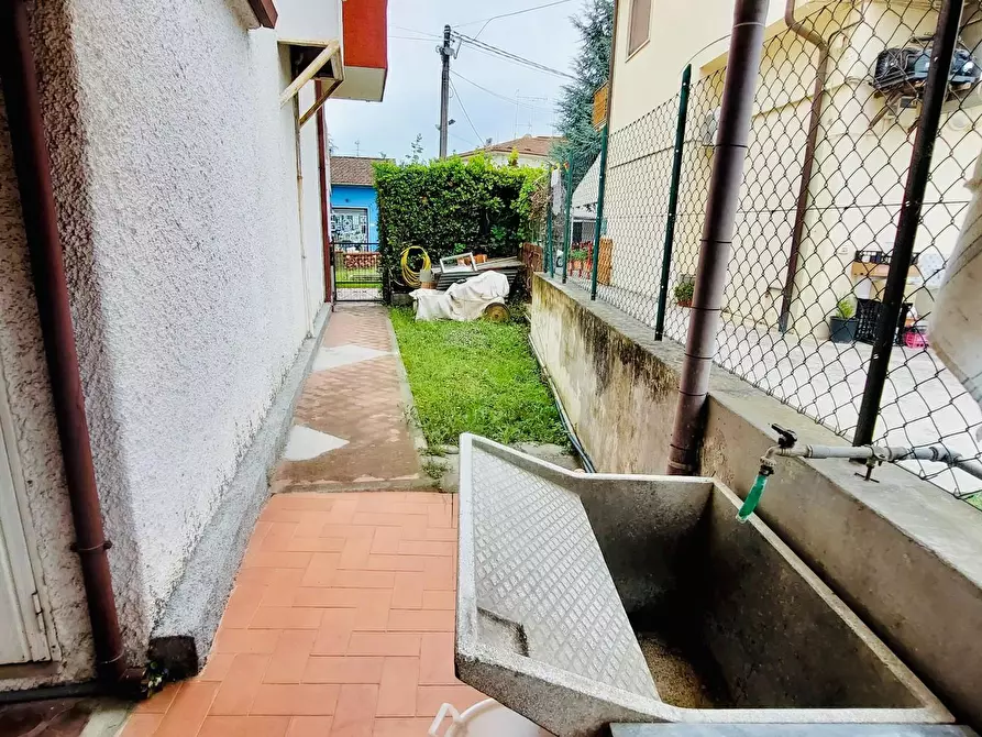 Immagine 42 di Villa in vendita  a Massarosa