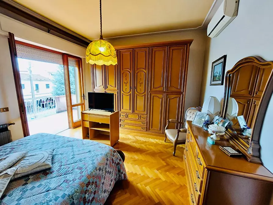 Immagine 27 di Villa in vendita  a Massarosa