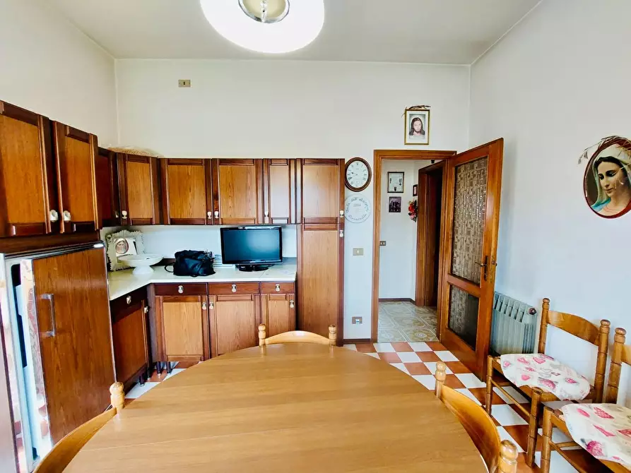 Immagine 11 di Villa in vendita  a Massarosa