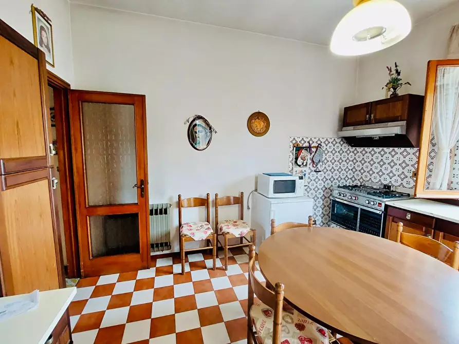 Immagine 13 di Villa in vendita  a Massarosa