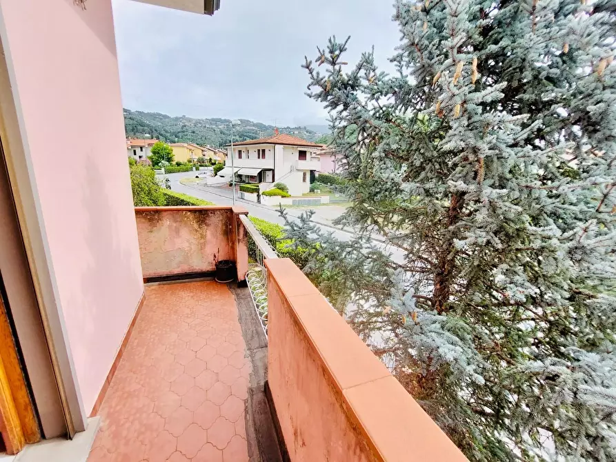 Immagine 15 di Villa in vendita  a Massarosa