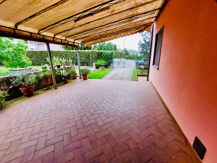 Immagine 35 di Villa in vendita  a Massarosa
