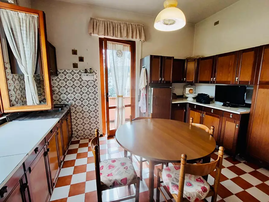 Immagine 12 di Villa in vendita  a Massarosa