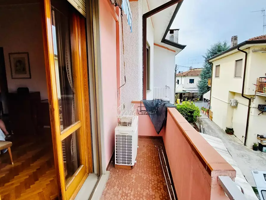 Immagine 18 di Villa in vendita  a Massarosa