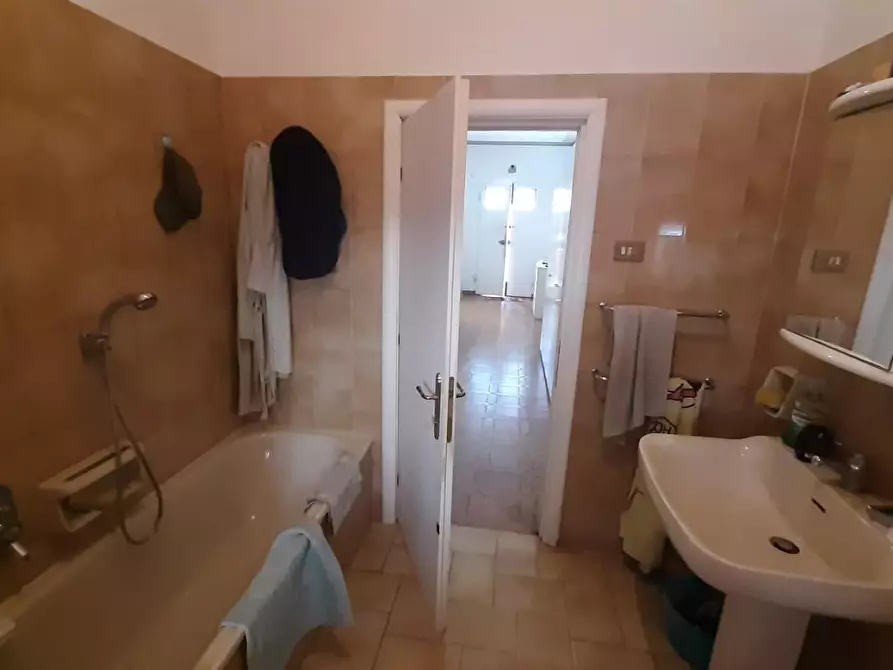 Immagine 23 di Appartamento in vendita  a Rosignano Marittimo