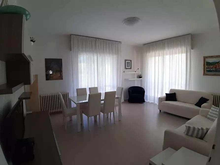 Immagine 26 di Villa in affitto  a Forte Dei Marmi