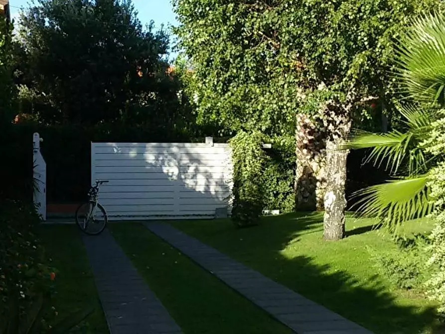 Immagine 7 di Villa in affitto  a Forte Dei Marmi