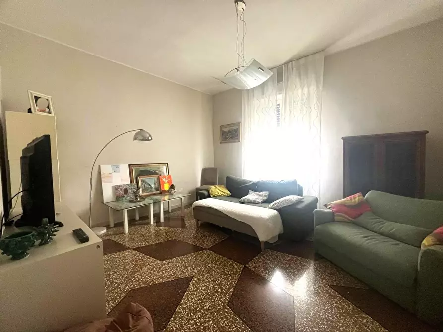 Immagine 2 di Appartamento in vendita  a Livorno