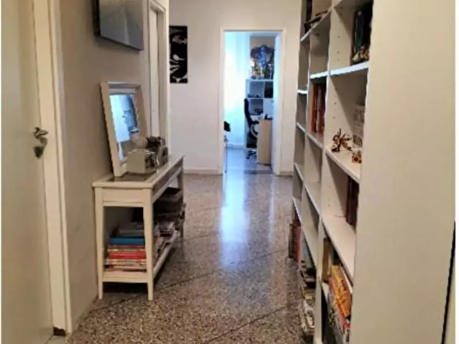 Immagine 8 di Appartamento in vendita  a Livorno