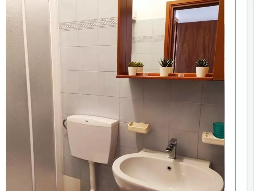 Immagine 7 di Casa bifamiliare in affitto  a Carrara