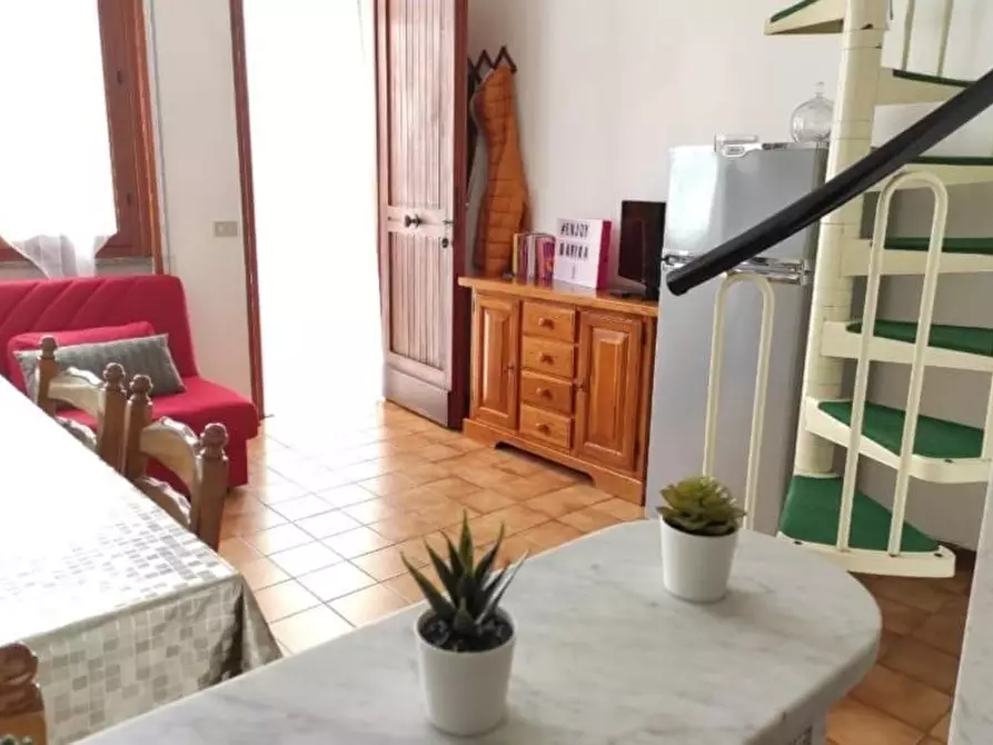 Immagine 2 di Casa bifamiliare in affitto  a Carrara