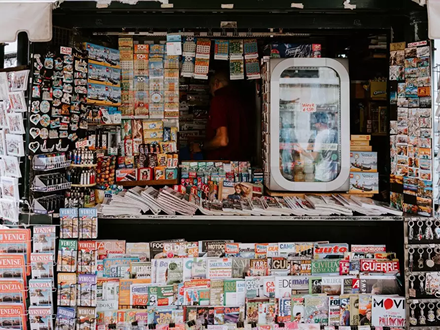 Immagine 16 di Attività commerciale in vendita  a Empoli