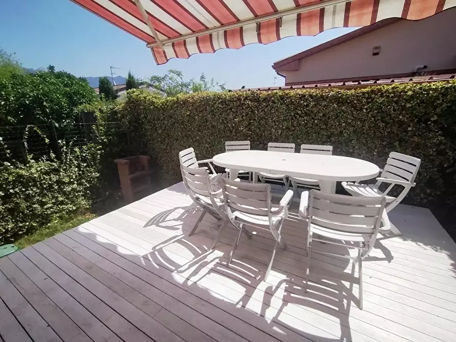 Immagine 2 di Villetta a schiera in vendita  a Massa