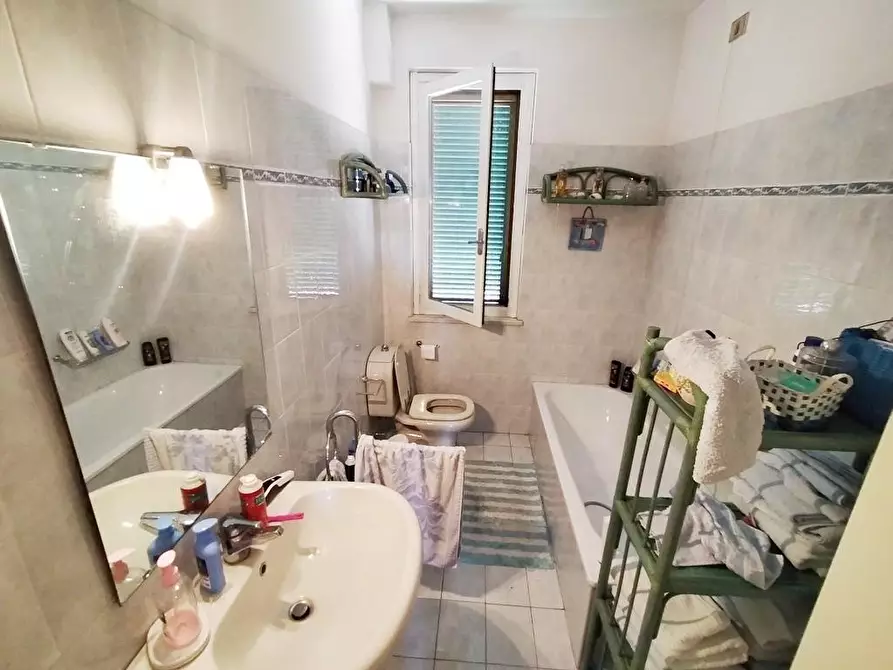 Immagine 13 di Villetta a schiera in vendita  a Massa