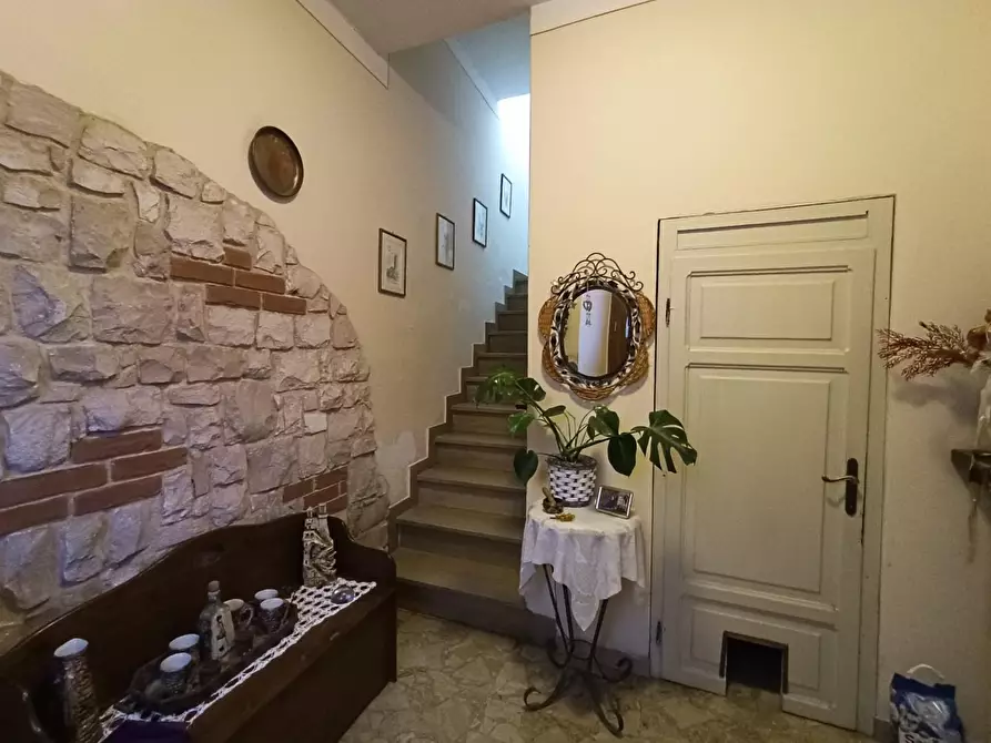 Immagine 3 di Porzione di casa in vendita  a Gallicano