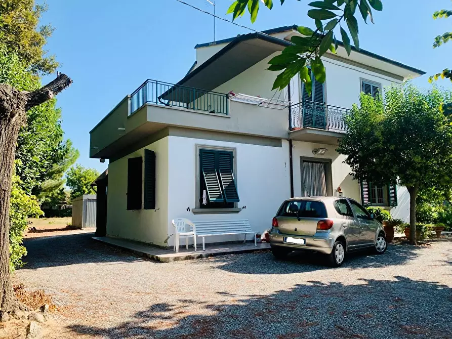 Immagine 1 di Villa in vendita  a Empoli