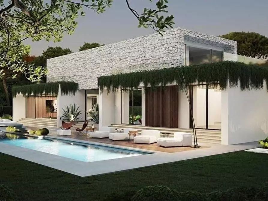 Immagine 2 di Villa in vendita  a Forte Dei Marmi