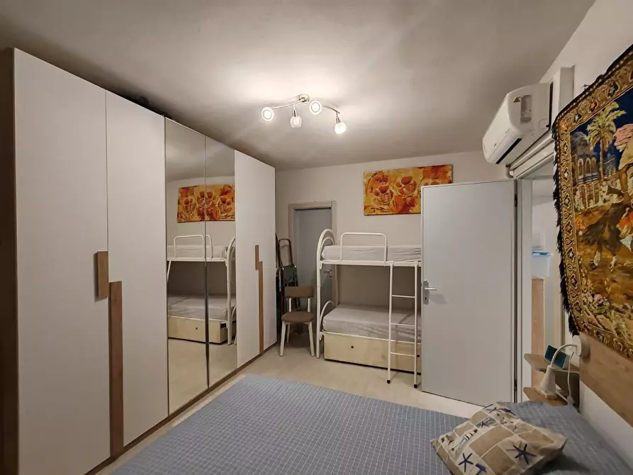 Immagine 1 di Appartamento in vendita  a Massa