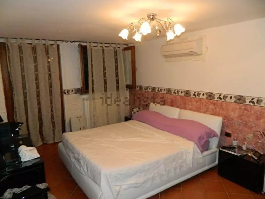 Immagine 5 di Casa semindipendente in vendita  a Fosdinovo