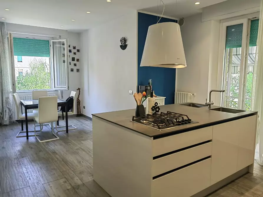 Immagine 2 di Appartamento in vendita  a Siena