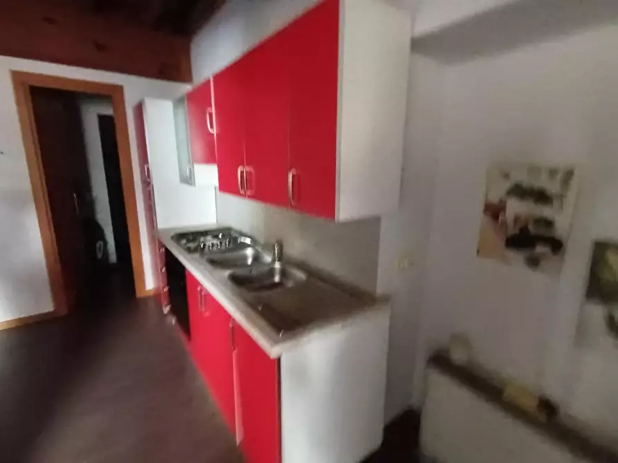 Immagine 18 di Ufficio in vendita  a Lucca