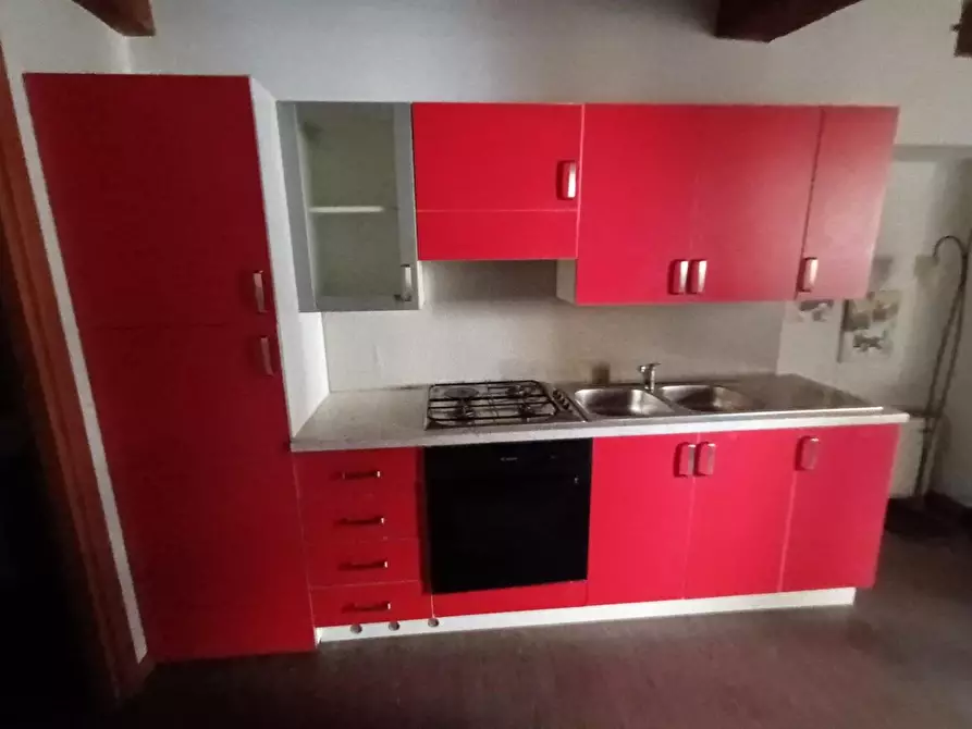 Immagine 9 di Ufficio in vendita  a Lucca