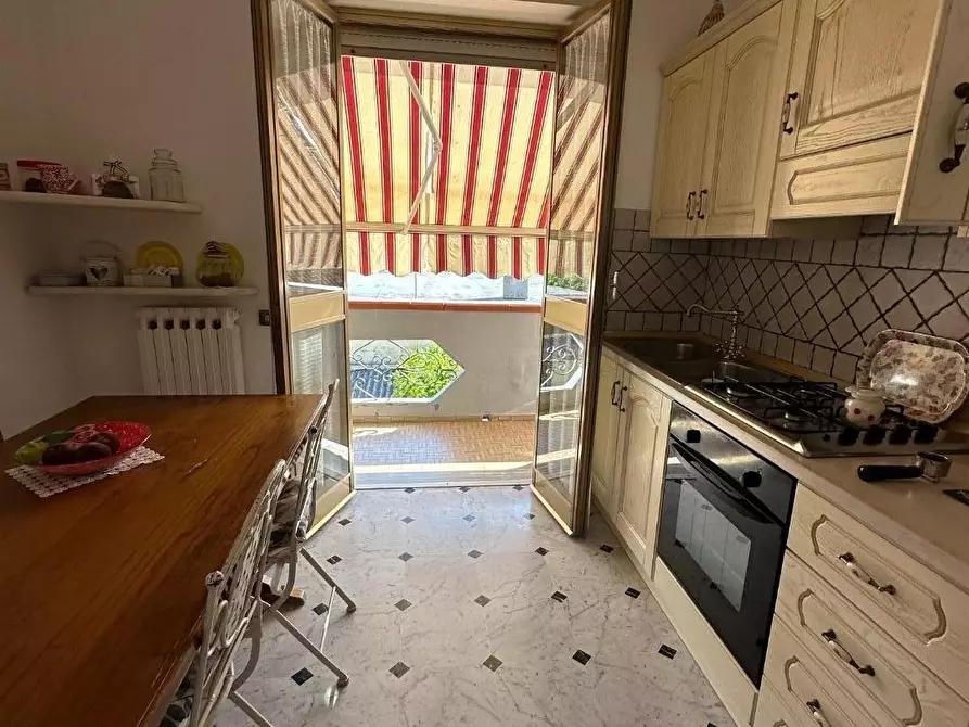 Immagine 11 di Villetta a schiera in vendita  a Massa