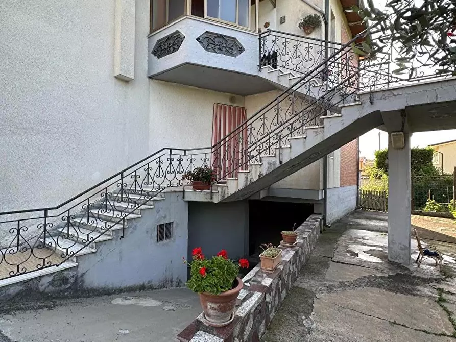 Immagine 46 di Villetta a schiera in vendita  a Massa