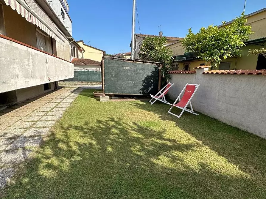 Immagine 28 di Villetta a schiera in vendita  a Massa