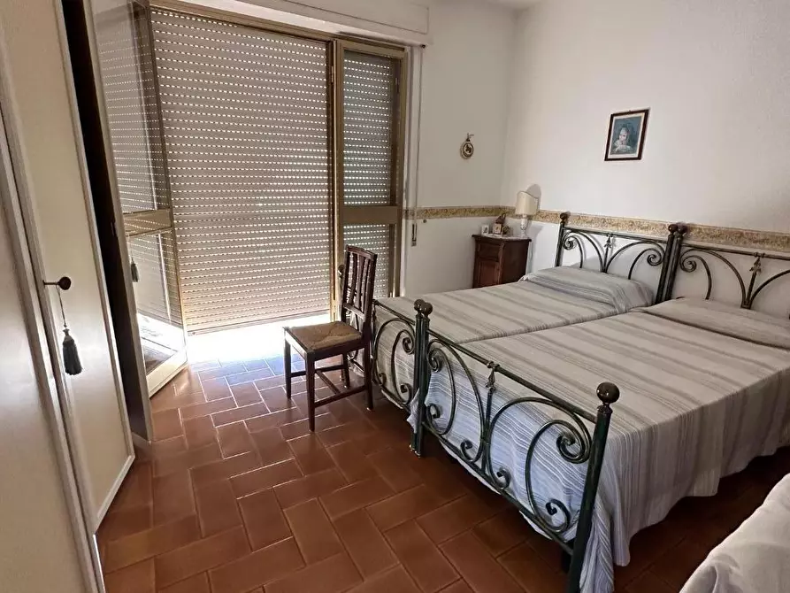 Immagine 17 di Villetta a schiera in vendita  a Massa