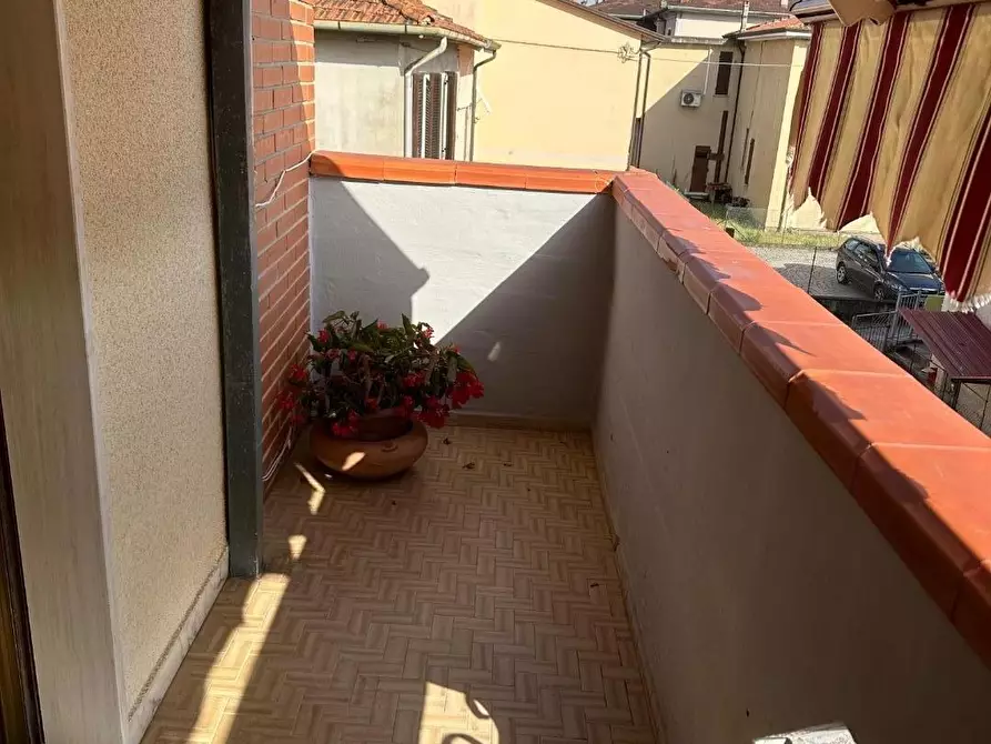 Immagine 2 di Villetta a schiera in vendita  a Massa