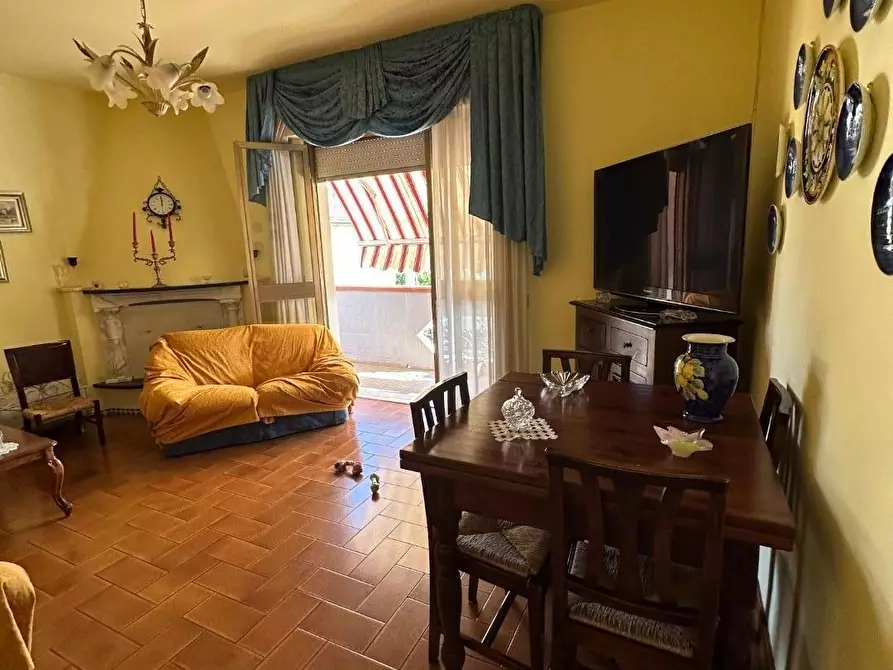 Immagine 5 di Villetta a schiera in vendita  a Massa