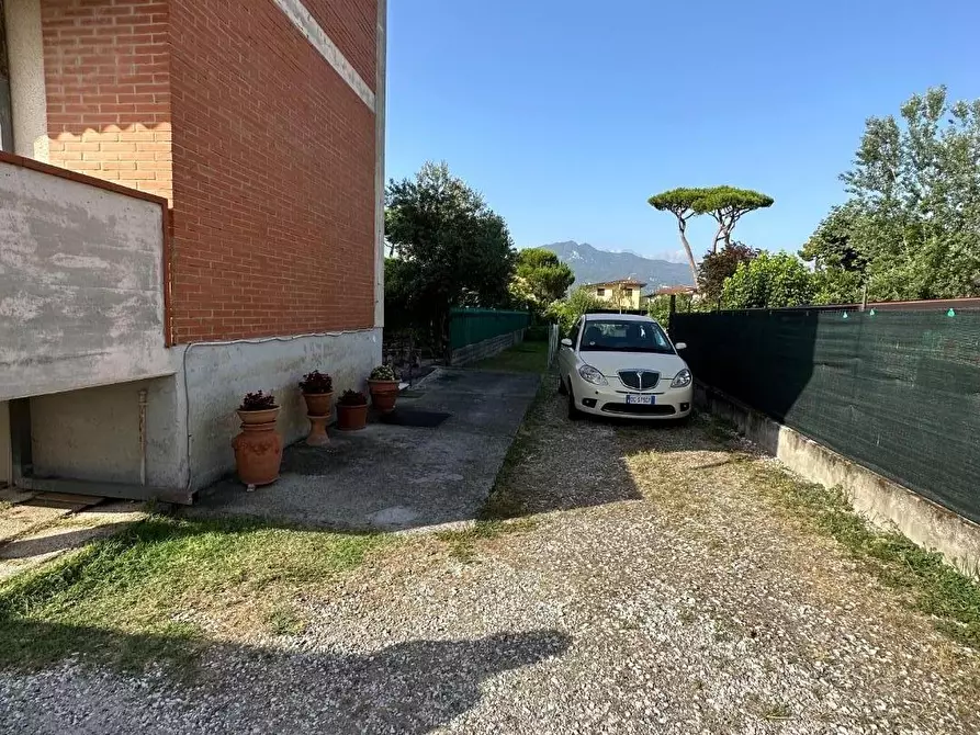 Immagine 27 di Villetta a schiera in vendita  a Massa