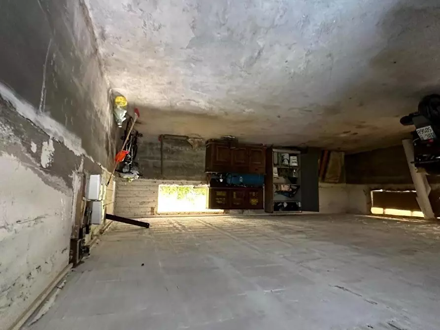 Immagine 47 di Villetta a schiera in vendita  a Massa