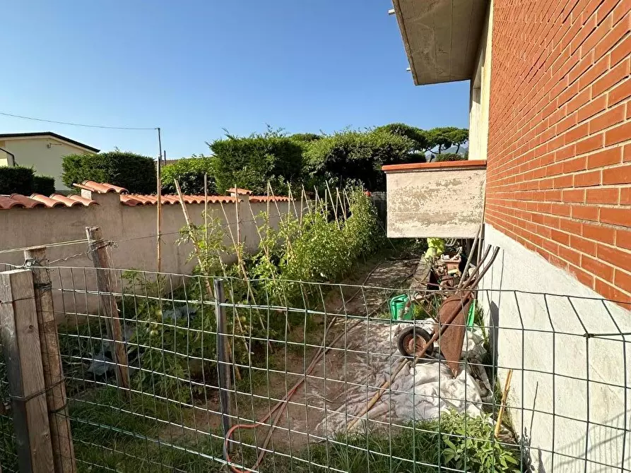 Immagine 29 di Villetta a schiera in vendita  a Massa