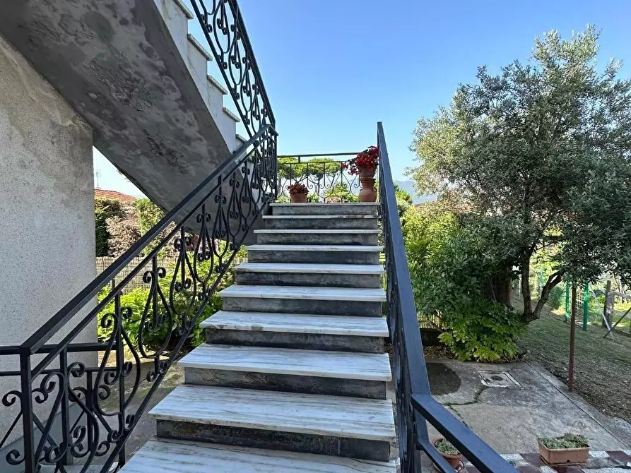 Immagine 45 di Villetta a schiera in vendita  a Massa