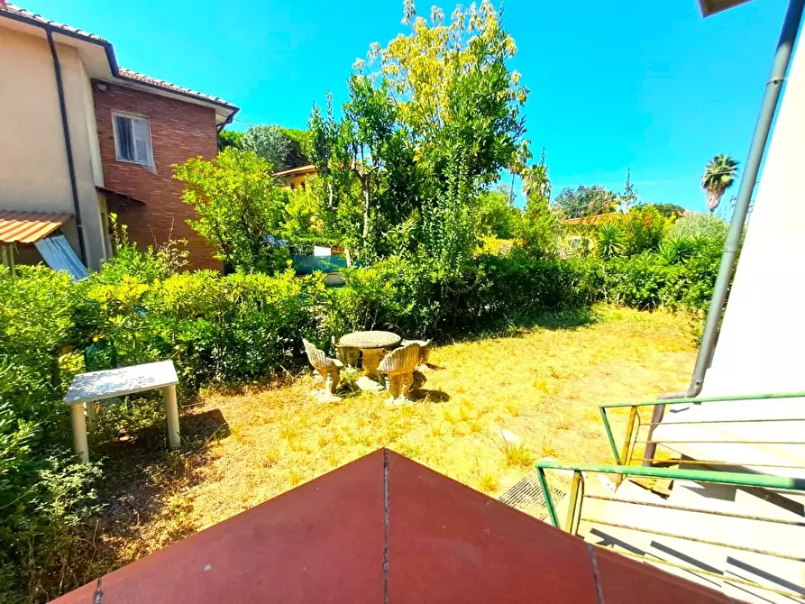 Immagine 15 di Appartamento in vendita  a Massa