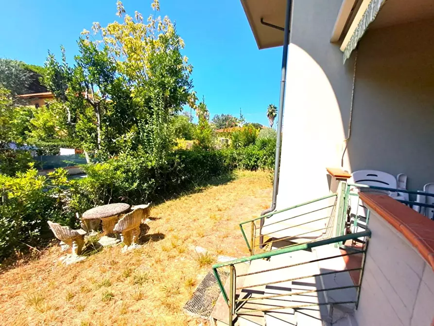 Immagine 16 di Appartamento in vendita  a Massa