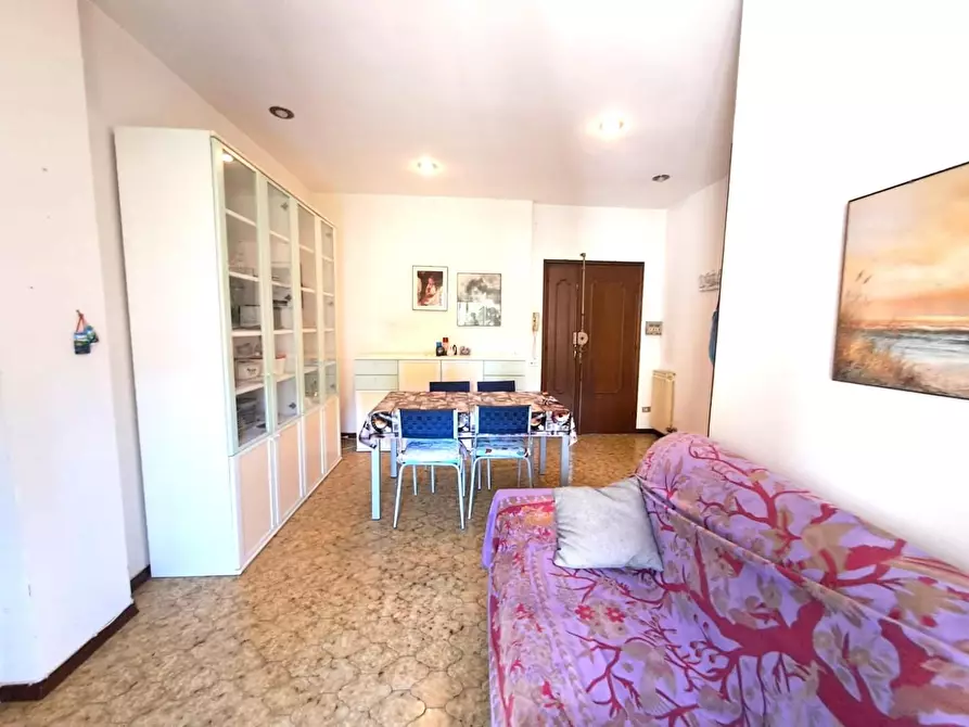 Immagine 2 di Appartamento in vendita  a Massa