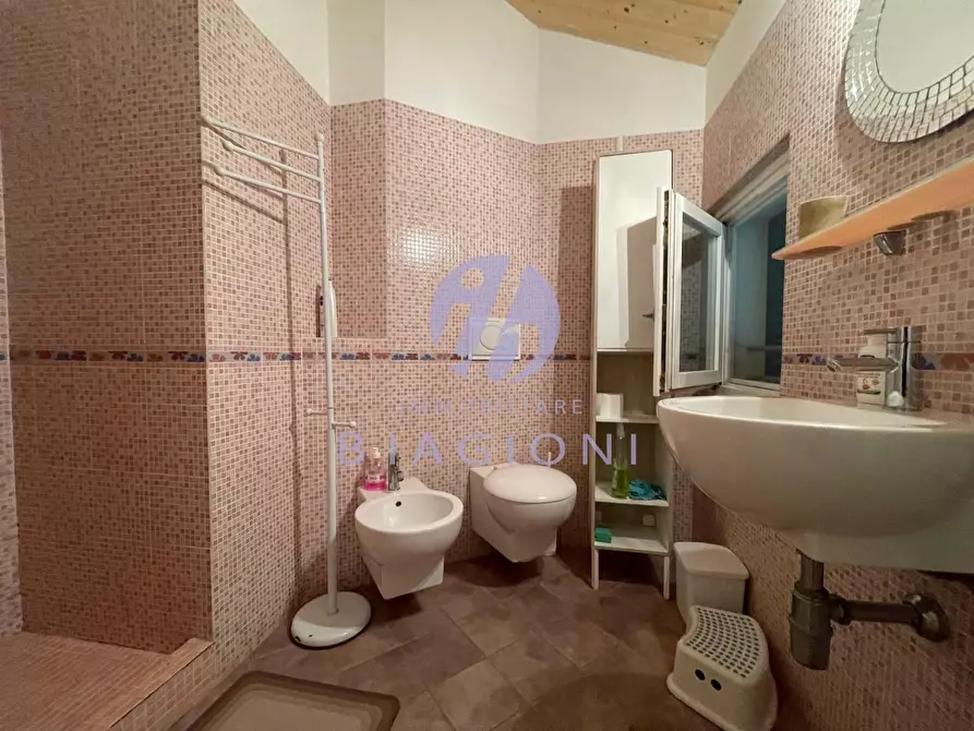 Immagine 10 di Casa bifamiliare in vendita  a Pietrasanta