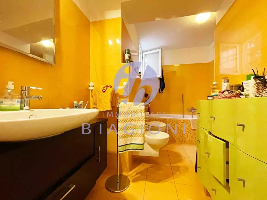 Immagine 22 di Casa bifamiliare in vendita  a Pietrasanta