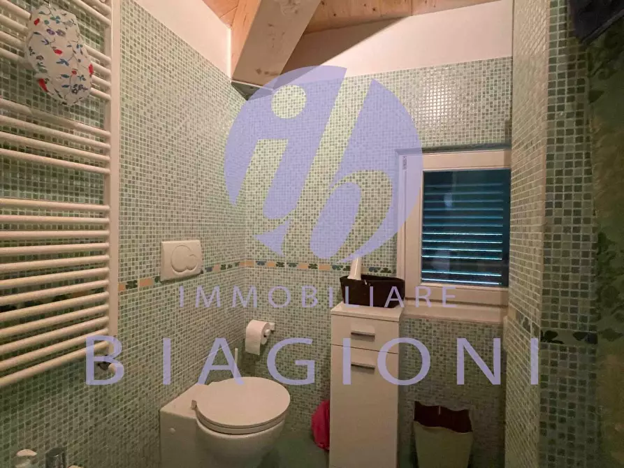 Immagine 17 di Casa bifamiliare in vendita  a Pietrasanta