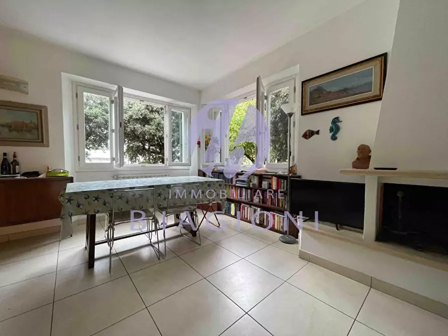 Immagine 2 di Casa bifamiliare in vendita  a Pietrasanta