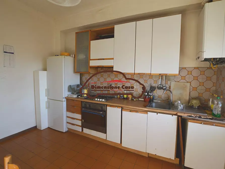 Immagine 5 di Appartamento in vendita  a Lucca