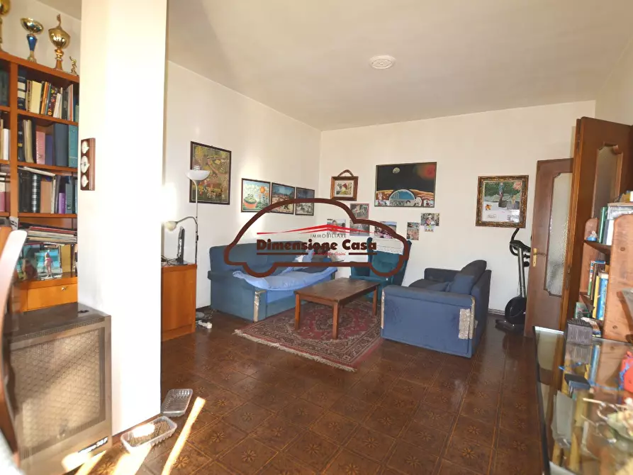 Immagine 3 di Appartamento in vendita  a Lucca